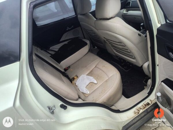 12011-44.jpg 2020 Mahindra XUV300 W8 O DS BS6 AS