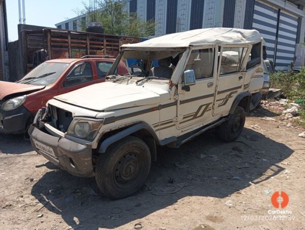 12012-46.jpg 2013 Mahindra Bolero XL