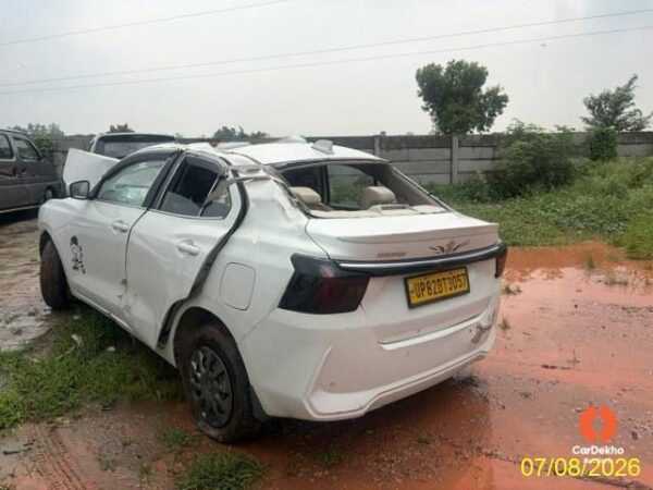 1202-10.jpg 2025 Maruti Dzire VXI CNG