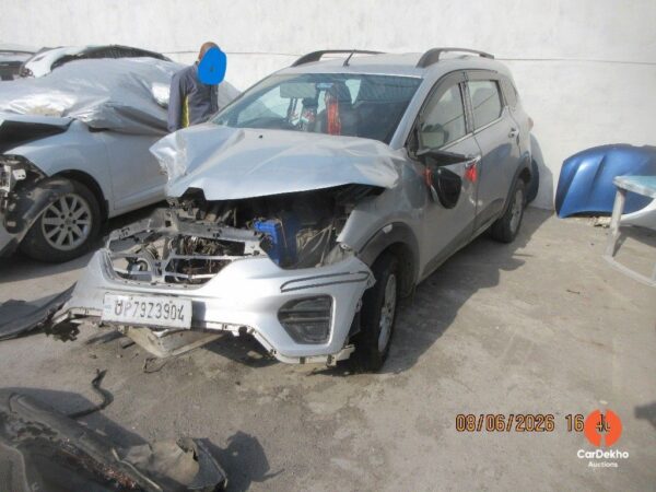 2022 Renault Triber RXT PETROL MT 1.0L ECE