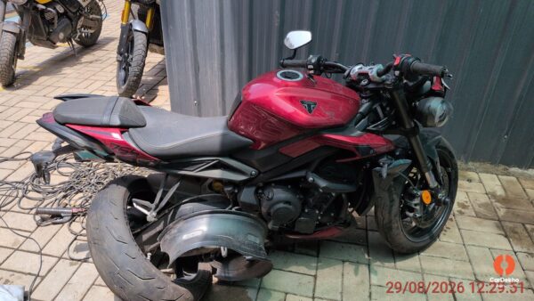 1202-29.jpg 2024 Triumph Street Triple RS