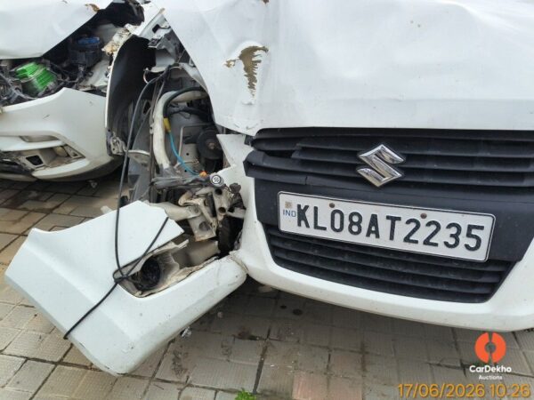 1202-3.jpg 2010 Maruti Ritz ZXI