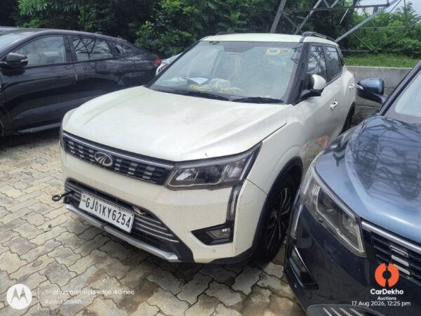 1203-48.jpg 2020 Mahindra XUV300 W8 O DS BS6 AS