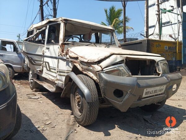 1203-50.jpg 2013 Mahindra Bolero XL