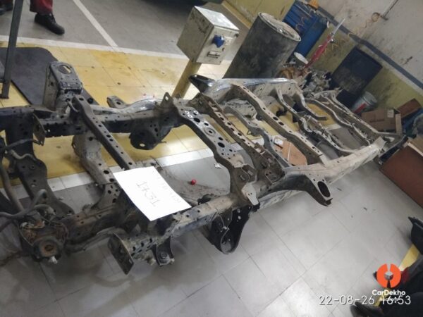 1203-53.jpg 2024 Toyota Innova Crysta 2.4V (MT)