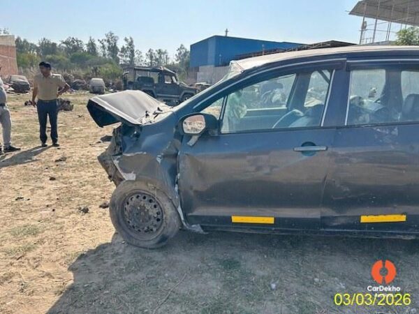 1204-2.jpg 2018 Maruti Ertiga GREEN VXI