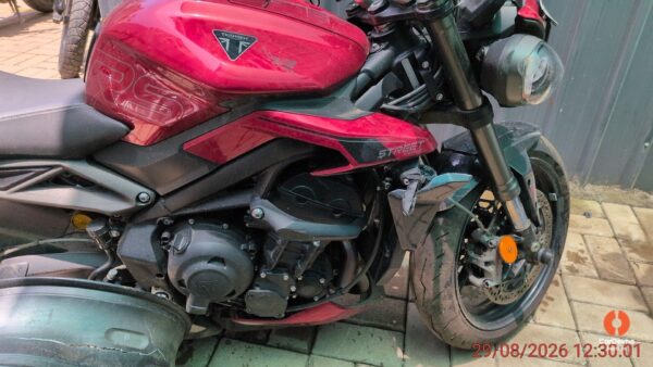 1204-27.jpg 2024 Triumph Street Triple RS