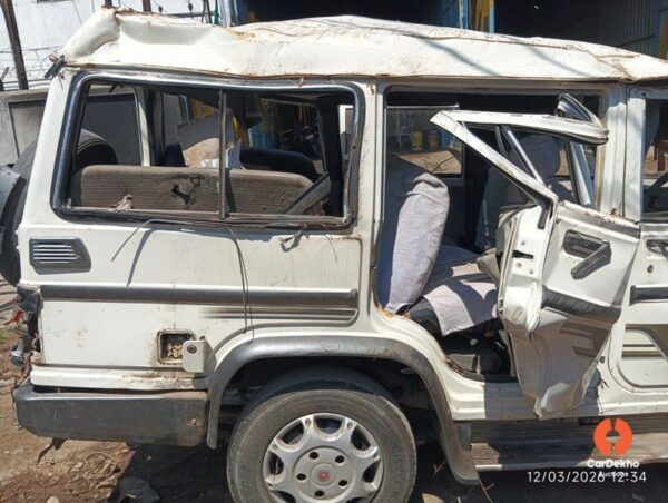 1206-45.jpg 2013 Mahindra Bolero XL