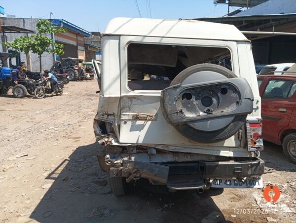 1209-45.jpg 2013 Mahindra Bolero XL