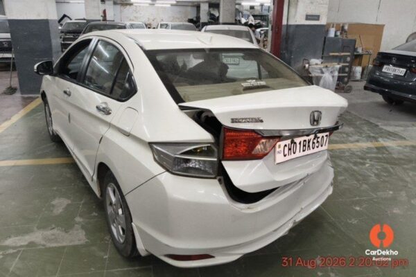 18.jpg 2016 Honda City 1.5 V MT (I-VTEC)