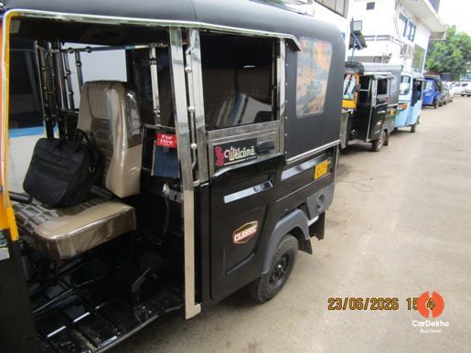 AA2011-3.jpg 2026 Piaggio Ape AUTO DX CLS OBD2B