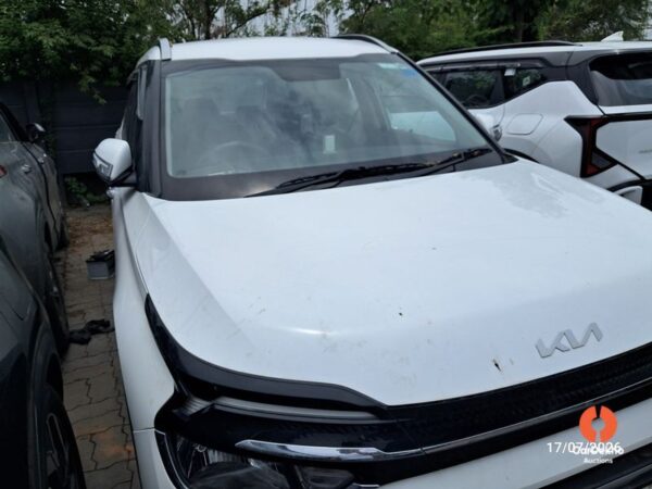 AA2012.jpg 2023 Kia Carens D1.5 IMT PRESTIGE PLUS 7