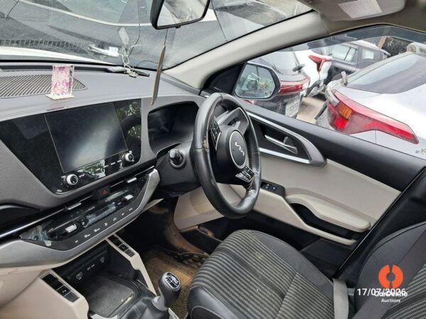 AA2023.jpg 2023 Kia Carens D1.5 IMT PRESTIGE PLUS 7