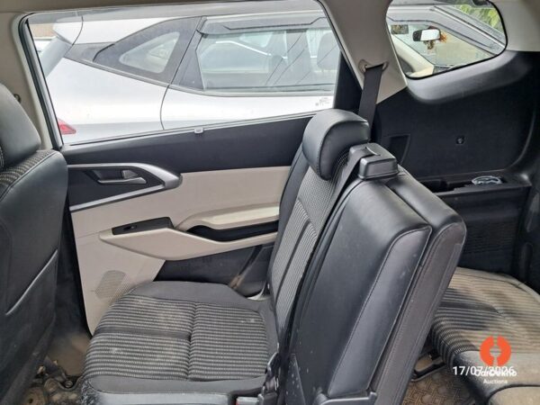 AA2026.jpg 2023 Kia Carens D1.5 IMT PRESTIGE PLUS 7