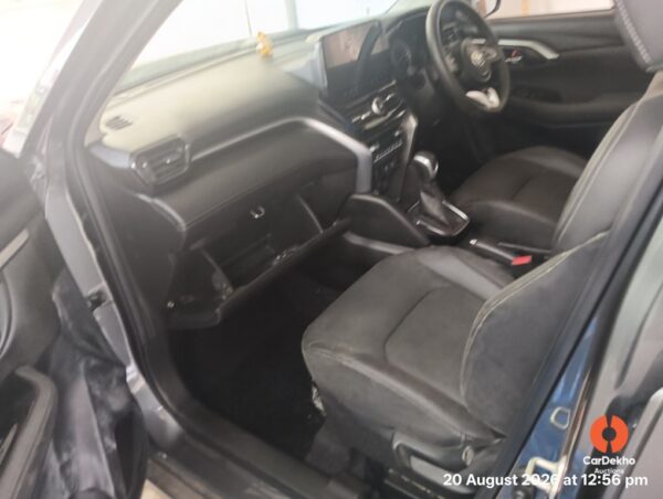 AA2028-3.jpg 2023 Toyota Urban cruiser HYRYDER V AT