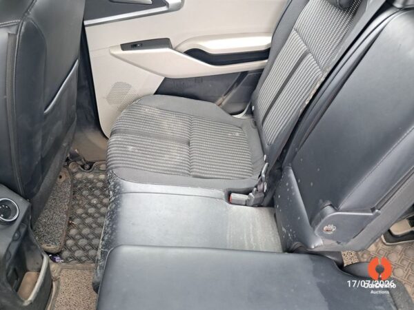 AA2030.jpg 2023 Kia Carens D1.5 IMT PRESTIGE PLUS 7