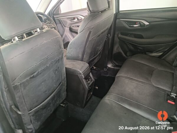 AA2034-3.jpg 2023 Toyota Urban cruiser HYRYDER V AT