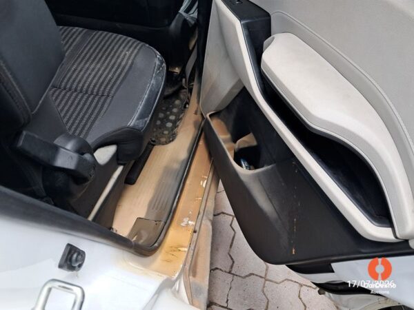 AA2044.jpg 2023 Kia Carens D1.5 IMT PRESTIGE PLUS 7
