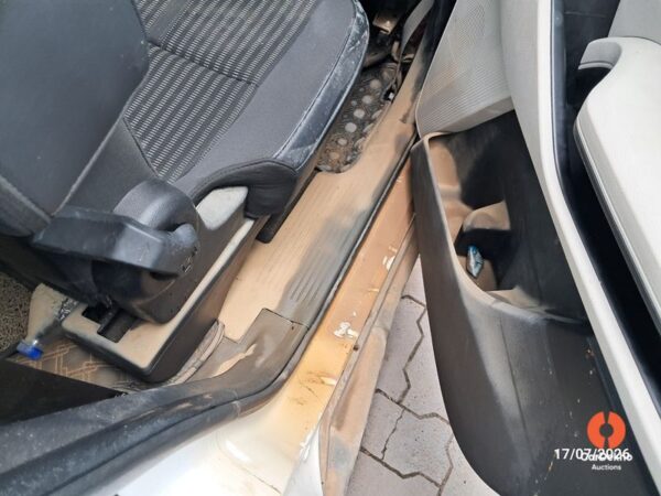 AA2045.jpg 2023 Kia Carens D1.5 IMT PRESTIGE PLUS 7