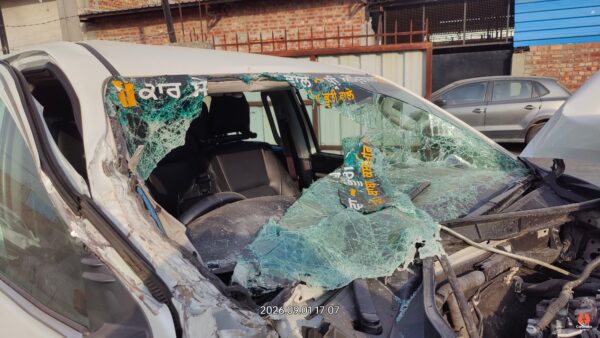 AA205-2.jpg 2024 Toyota Hilux (HIGH AT, M1G)
