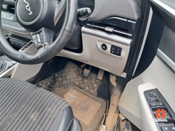 AA2050.jpg 2023 Kia Carens D1.5 IMT PRESTIGE PLUS 7