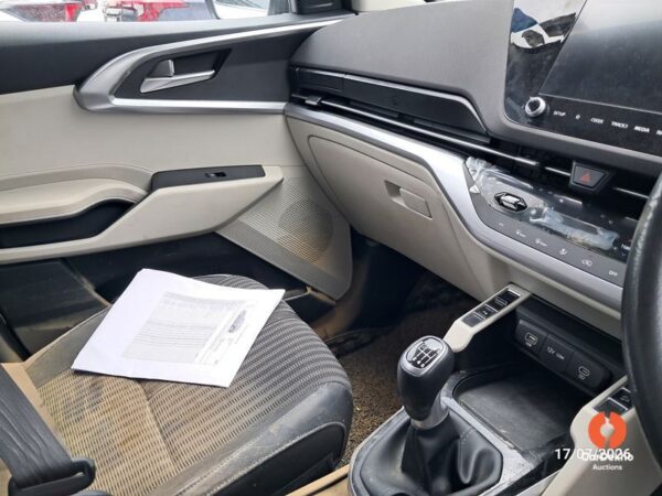 AA2054.jpg 2023 Kia Carens D1.5 IMT PRESTIGE PLUS 7