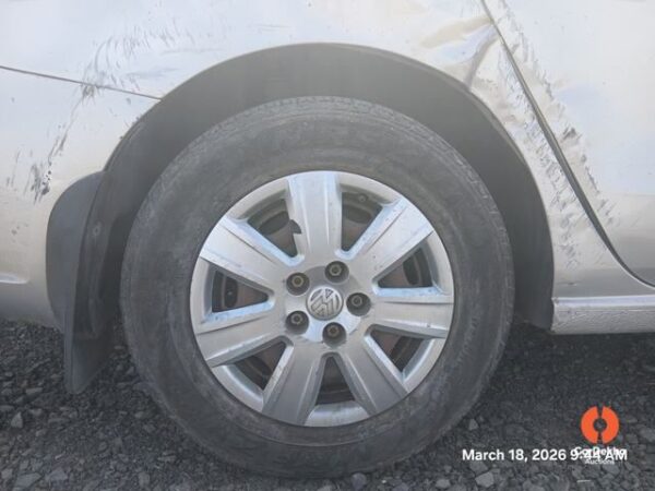 CR2033-1.jpg 2012 Volkswagen Vento 1.6CR