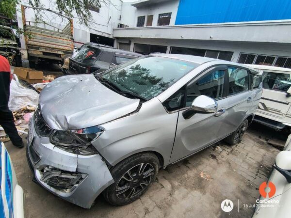 2018 Mahindra Marazzo 7 STR M8