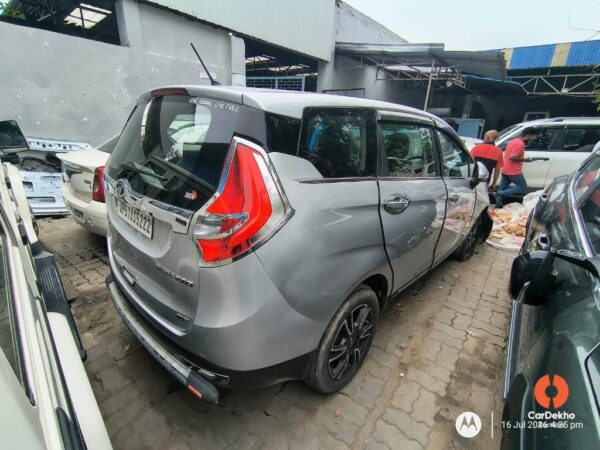 2018 Mahindra Marazzo 7 STR M8