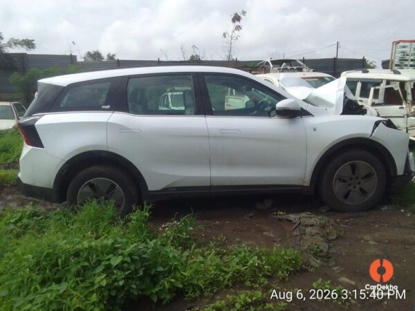 Photos2012.jpg 2026 Mahindra XEV 9S THREE B79 7 STR