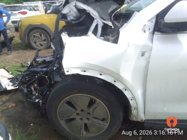 Photos2015.jpg 2026 Mahindra XEV 9S THREE B79 7 STR