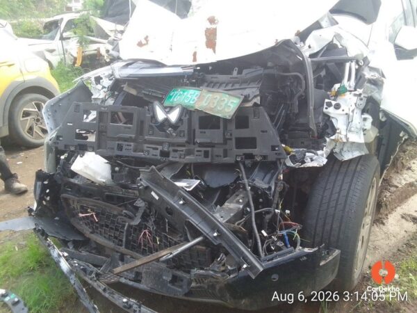 Photos204.jpg 2026 Mahindra XEV 9S THREE B79 7 STR