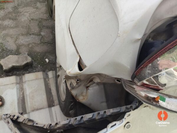 Vehicle_Photographs_2026-08-202017_05_59.0_394611367.jpg 2015 Maruti Baleno ALPHA DIESEL