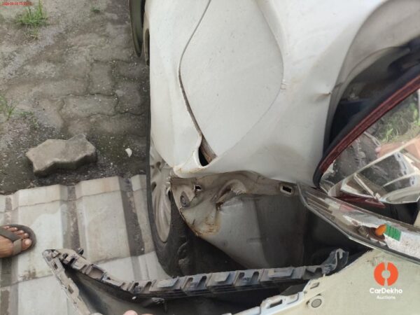 Vehicle_Photographs_2026-08-202017_06_00.0_394611347.jpg 2015 Maruti Baleno ALPHA DIESEL