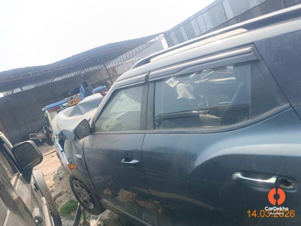 2020 Mahindra XUV300 W6 DS BS6 MT