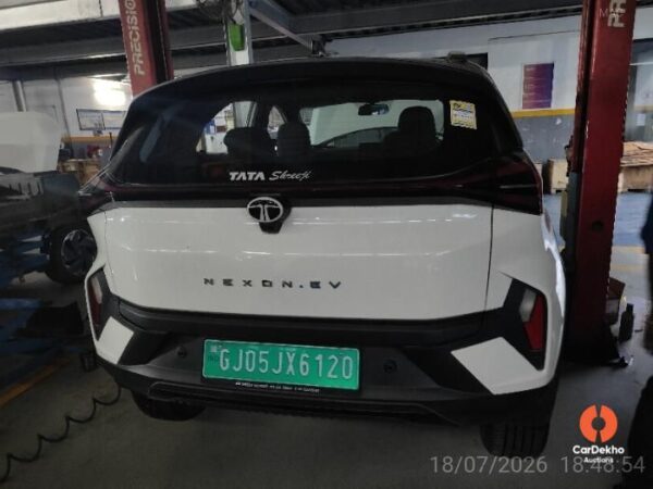 aa2048-2.jpg 2026 Tata Nexon EV FEA 45